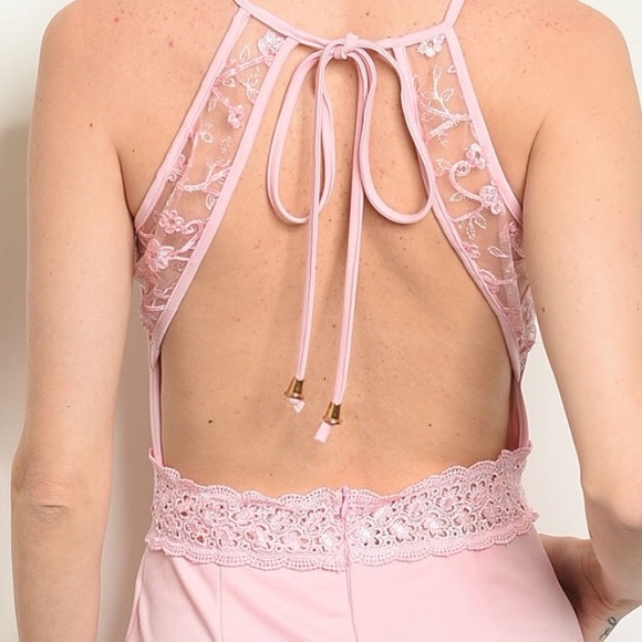 ❌DONATED❌Pink Crochet Lace Detailed Short Romper - Picture 4 of 10